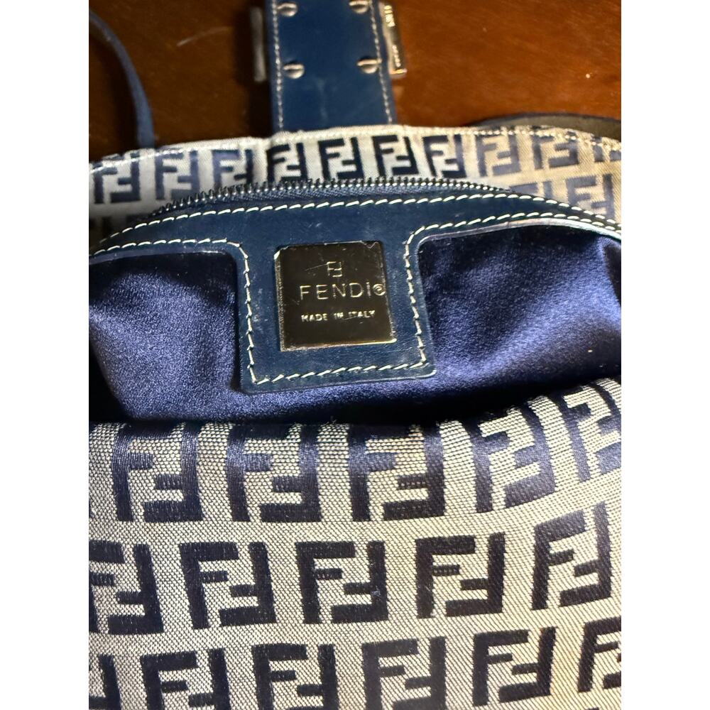 Vintage Grey Fendi Baguette Shoulder Bag - Picture 3 of 8